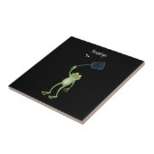 緑色のおもしろいカエルの飛び鳥 タイル (側面)