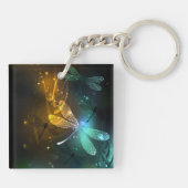 緑色のトンボ飛行 キーホルダー (裏面)