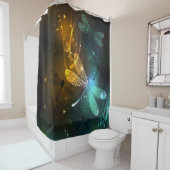 緑色のトンボ飛行 シャワーカーテン (インサイチュ)