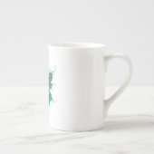 緑色の孔雀の羽を持つ蝶 ボーンチャイナマグカップ (右)