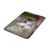 緑色の目をした可愛い子猫 バスマット (アングル)