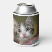 緑色の目をした可愛い子猫 缶クーラー (缶裏面)