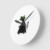 緑色の目をした黒い太った猫 ラウンド壁時計 (傾斜)