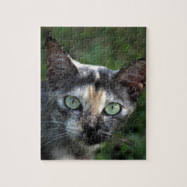 緑色の目を持つ灰色の茶色の白い猫 ジグソーパズル