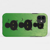 緑色の背景の三匹の黒猫 Case-Mate iPhoneケース (裏面(横))