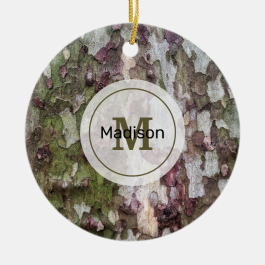緑色の茶色の灰色のカモフラージュの木の樹皮モノグラム セラミックオーナメント (正面)