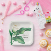 緑色の葉を持つ水色の白いユリ結婚ー ペーパープレート (パーティー)