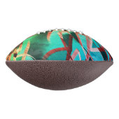 緑色または水色の背景に茶色の縞模様 アメリカンフットボール (回転90)
