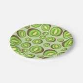 緑茶色と茶色のキウイフルーツのパターン ペーパープレート (アングル)