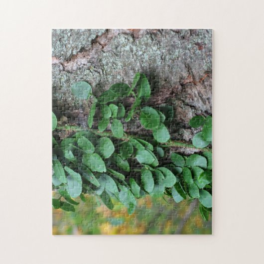 緑葉つる植物樹上に成長する自然 ジグソーパズル (縦)