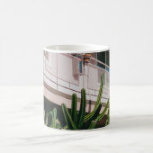 緑葉植物近建物 コーヒーマグカップ (中央)