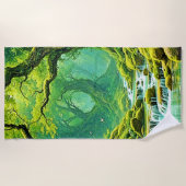 緑豊かなジャングルウォーターフォールブリス ビーチタオル (正面)