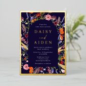 緑豊かなワイルドフラワーネイビー&ゴールド結婚フォイル 箔招待状 (立ち正面)