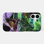 緑豊かな木に囲まれたカラフル iPhone 16ケース (裏面横)
