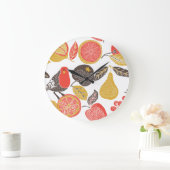 緑豊かな果樹園の鳥 ラージ壁時計 (ホーム)