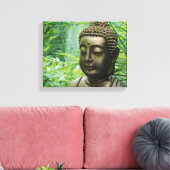 緑豊かな森の中の無表情な仏像 キャンバスプリント (インサイチュ (リビング))