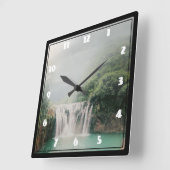 緑豊かな森の中の美しい滝 スクエア壁時計 (傾斜)