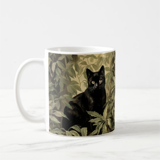 緑豊かな森の中の黒猫 コーヒーマグカップ (左)
