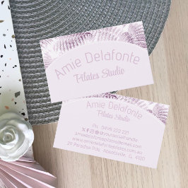 緑豊かな穏やかなピンクのシダ曲線パネル 名刺