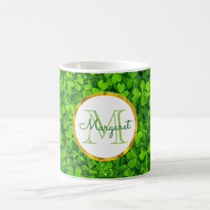緑豊かな緑のクローバーフェイクとゴールドフォイル&モノグラム コーヒーマグカップ