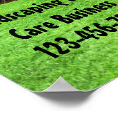 緑豊かな緑地の芝生の気にビジネスの看板 ポスター (角)