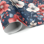 緑豊赤と白かな花の模様オン深い海軍 ラッピングペーパー (ロールコーナー)
