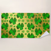 緑，シャムロック，金ゴールド，光沢，文字，サンタペトリック ビーチタオル (正面)