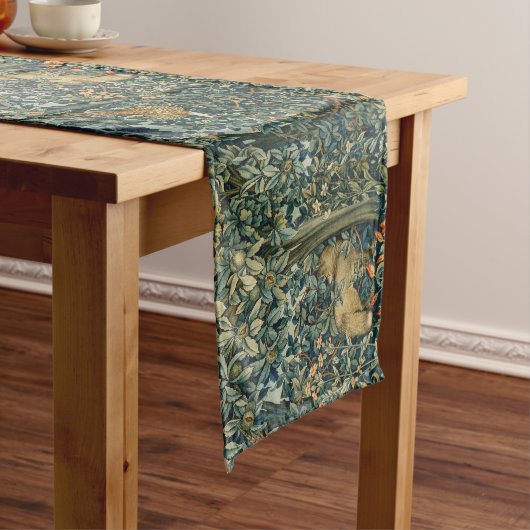 緑，森林動物キジ，キツネ，緑のフローラ ショートテーブルランナー (インサイチュ)