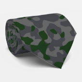 緑、濃い灰色、黒い迷彩模様 ネクタイ (ロール)