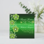 緑/白フラワースワールスウィート16誕生日招待状 招待状 (スタンド正面)