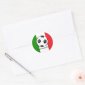 緑、白、赤の背景のサッカーボール ラウンドシール (封筒)