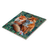 緑、葉、花の間の赤いキツネ タイル (側面)