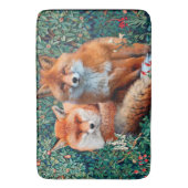 緑、葉、花の間の赤いキツネ バスマット (正面縦)