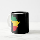 緑、金ゴールド及びアフリカの赤い旗 ツートーンマグカップ (正面左)