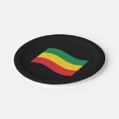 緑、金ゴールド(黄色い)および赤い色の旗 ペーパープレート (アングル)