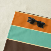 緑、黒、オレンジのストライプパターン ビーチタオル (インサイチュ)