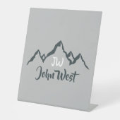 線の山描域のパーソナル化可能なモノグラム 台座サイン (正面)