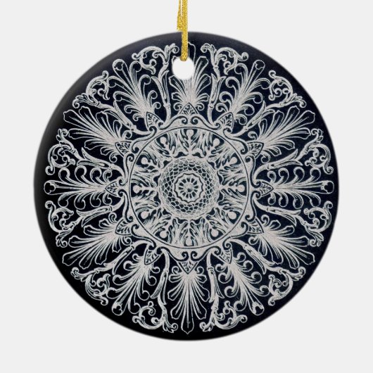 線条細工のビクトリアンな円形浮彫りのオーナメント セラミックオーナメント (裏面)