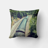 線路の上を列車で走る クッション (裏面)