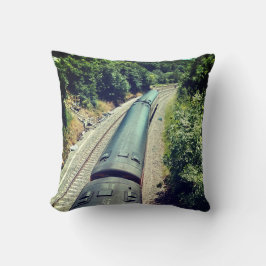 線路の上を列車で走る クッション