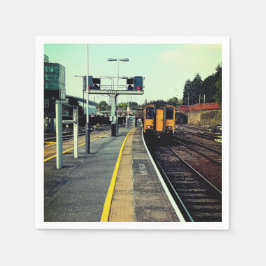 線路の上を列車で走る スタンダードカクテルナプキン