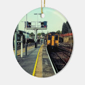 線路の上を列車で走る セラミックオーナメント (左)