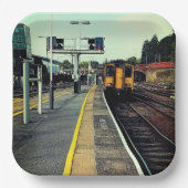 線路の上を列車で走る ペーパープレート (正面)