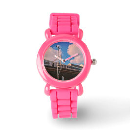 線路の上を列車で走る 腕時計