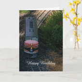 線路上の列車の誕生日グリーティング カード (黄色い花)
