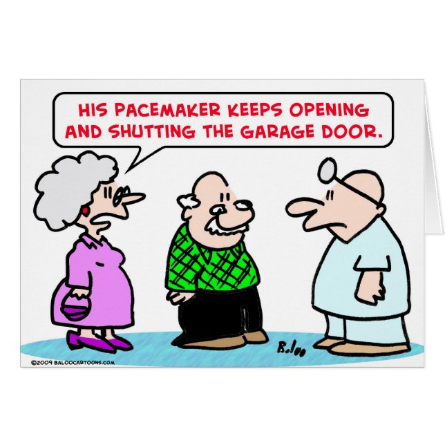 締まっているペースメーカーのガレージのドアの開いた (正面横)