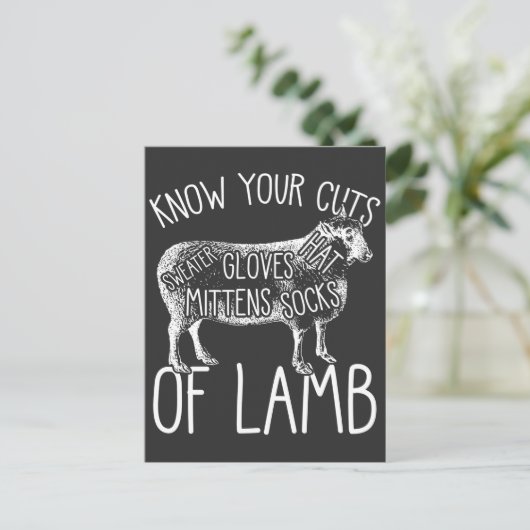 編み物おもしろいママ編み子羊ウールヤーンニッター ポストカード (スタンド正面)