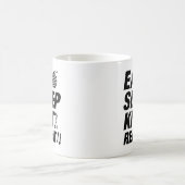 編み物して寝てを繰り返す コーヒーマグカップ (中央)