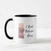 編み物と本が好きな人のための「I Read Between Rows」デザイン マグカップ (左)