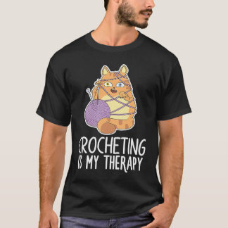 編み物をする猫 糸 裁縫 編み物 Tシャツ